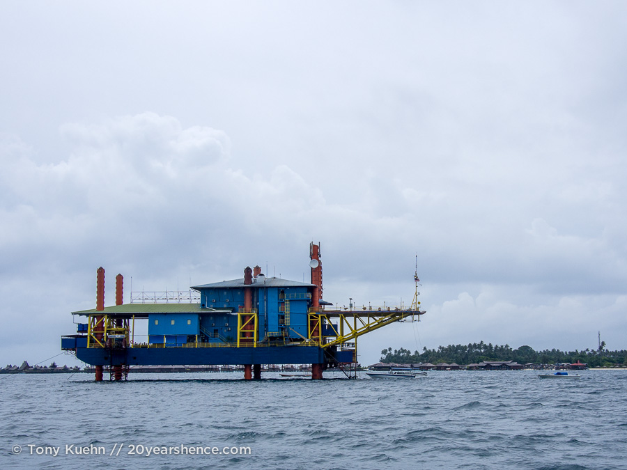 Seaventures oil rig dive resort
