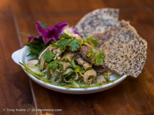 Beef and fig salad with crispy rice crackers