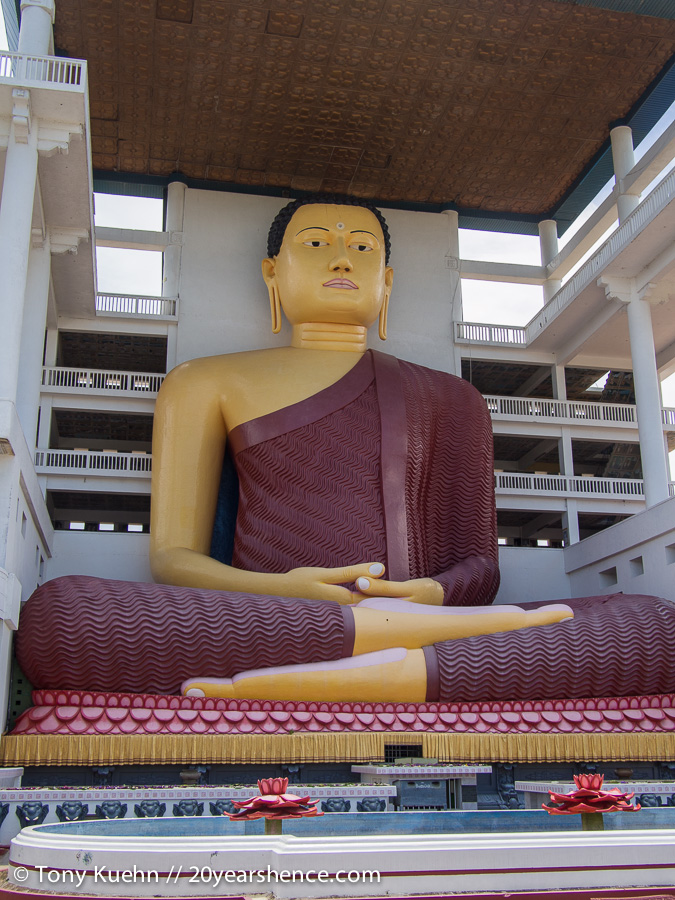 Giant Buddha, Weherahena Temple