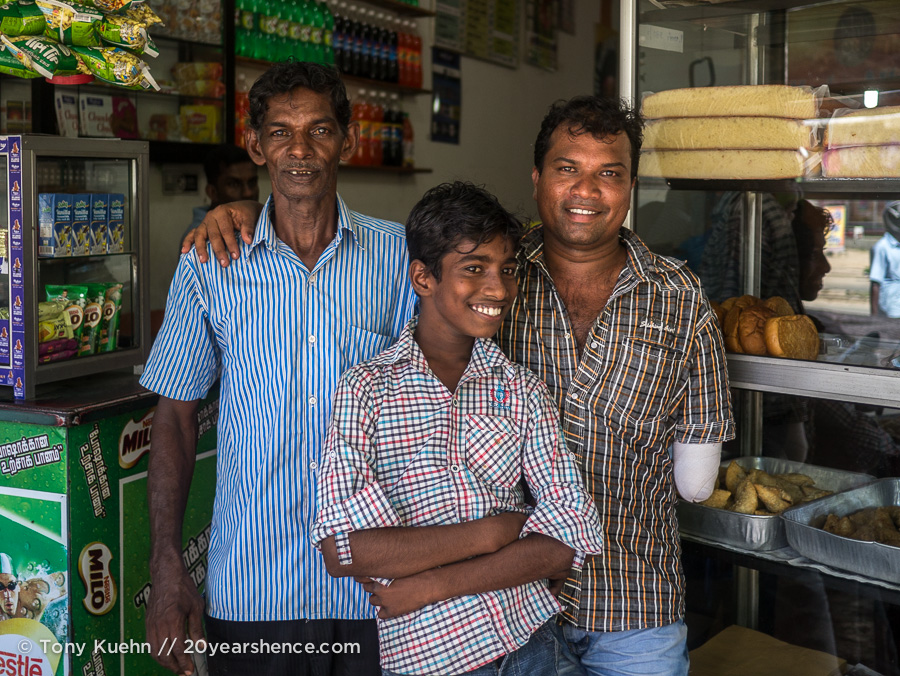 Locals, near Baticaloa, Sri Lanka