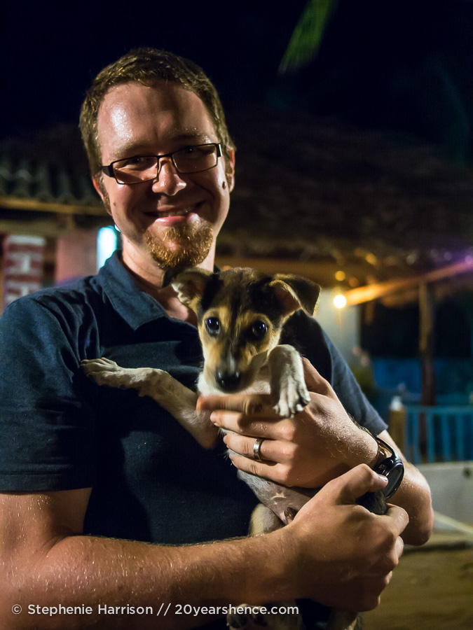 Puppy time in Arugam Bay